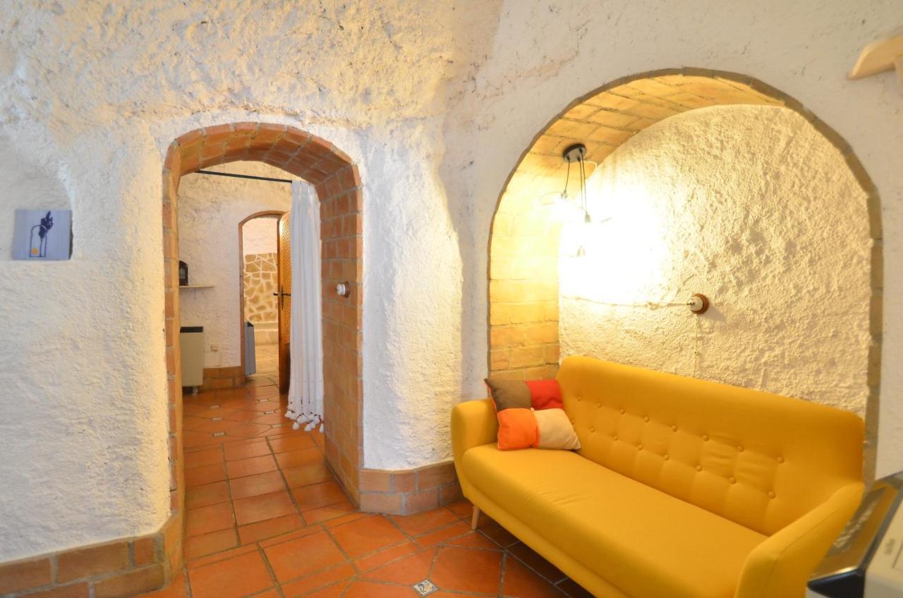 House&cave Parking And Terrace, In The * Grenade